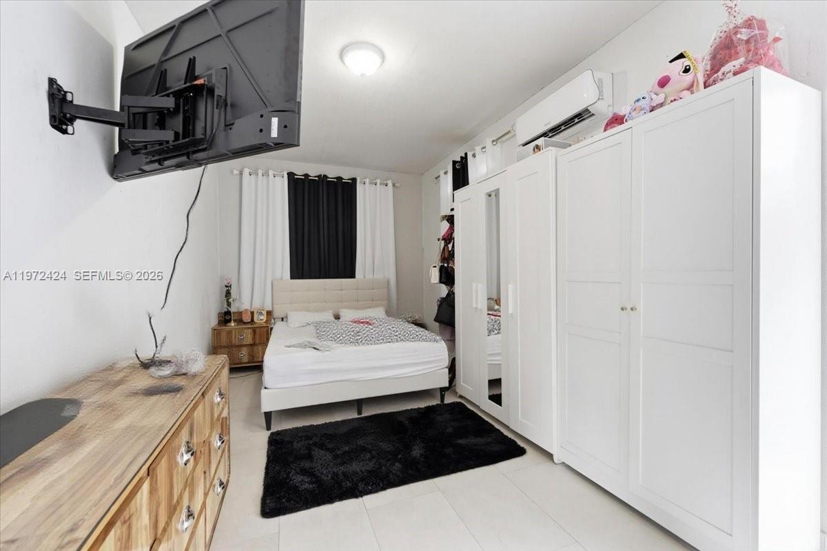 HIALEAH 13TH ADDN AMD PL - Residential