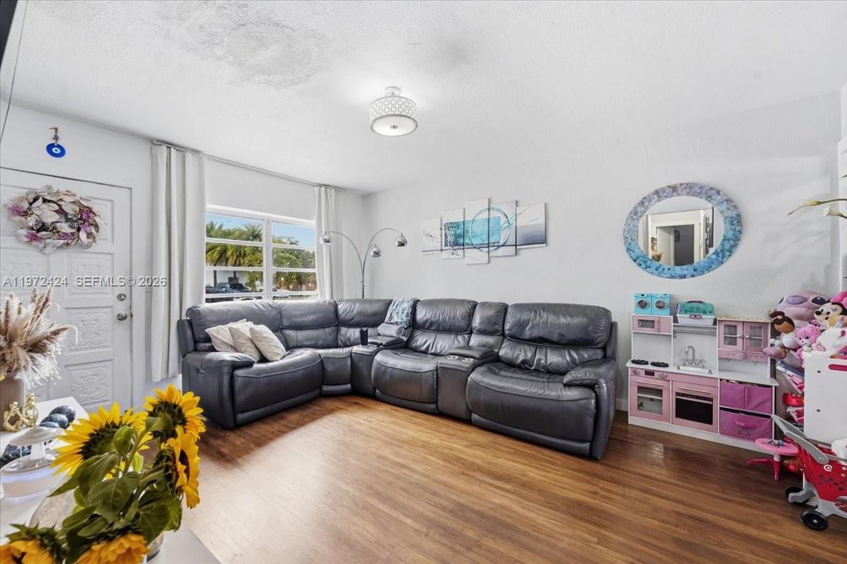 HIALEAH 13TH ADDN AMD PL - Residential