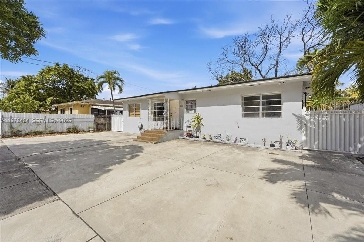 HIALEAH 13TH ADDN AMD PL - Residential