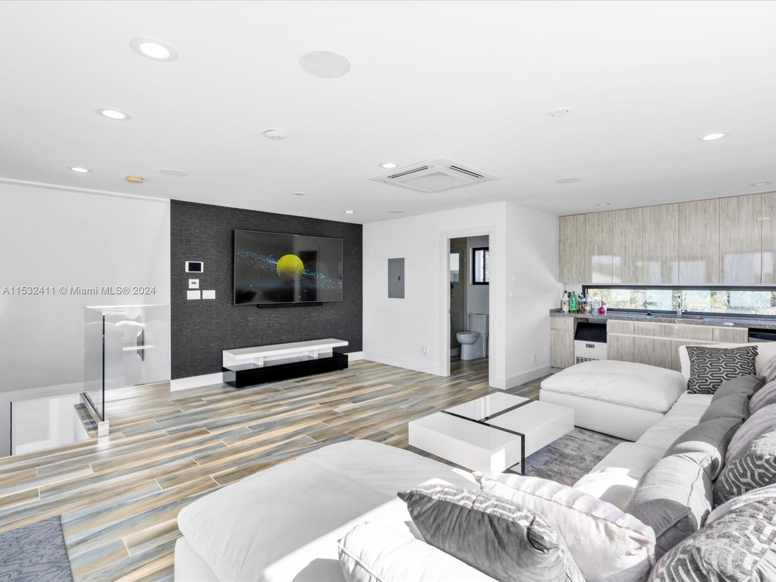 COLEE HAMMOCK - Residential