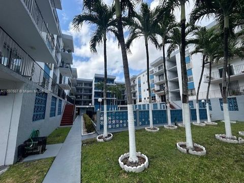 Condominium in Hialeah FL 1635 44th Pl Pl.jpg