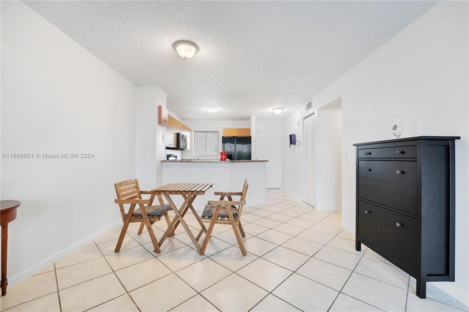 LAKESHORE AT UNIVERSITY P - Residential
