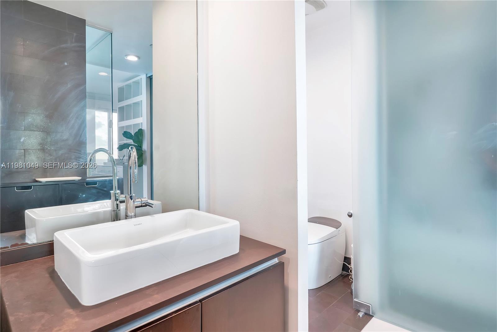 TEN MUSEUM PK RESIDENTIAL - Residential Lease