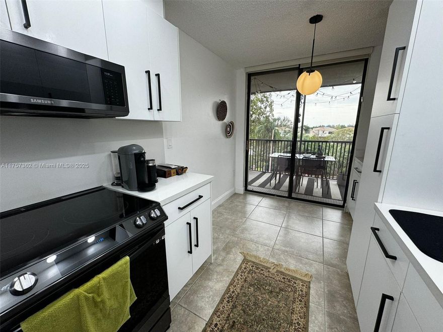 Spacious condo with view to the pool from the balcony and the following new features: smart kitchen appliances, including a smart A/C system with an in-unit washer and dryer. The master bathroom has also been remodeled and boosts his-her walk-in closets with additional storage space throughout the condo.  Close to Aventura Mall, Beaches, Gulfstream, Supermarkets, Restaurants and Highways.
