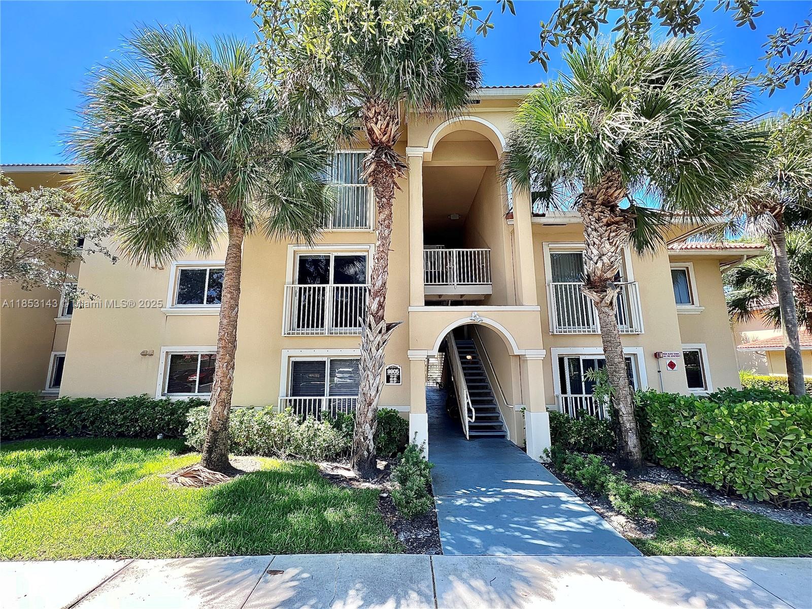 Beautiful & spacious 2nd floor apartment in excellent condition, featuring vinyl wood flooring, large kitchen with lots of storage & breakfast counter, ceiling fans, walk-in closet, full size washer & dryer in unit. Excellent location, small community, adjacent to pool & close to restaurants, shopping & highways.
