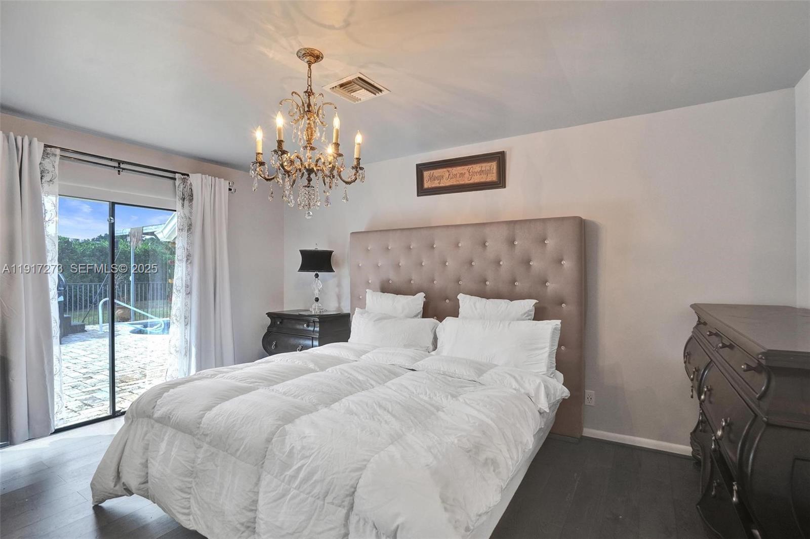 TROPIC PALMS 2 - Residential