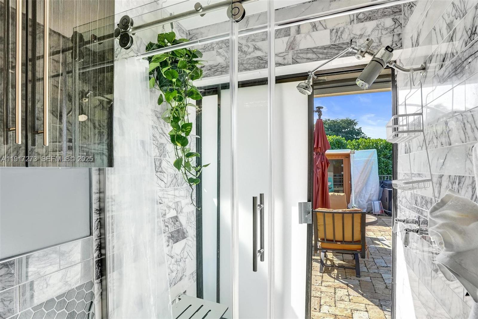 TROPIC PALMS 2 - Residential