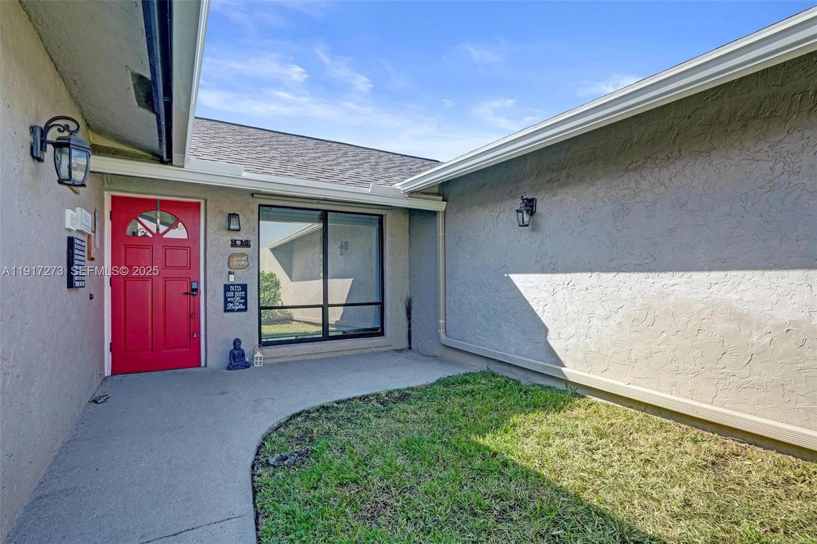 TROPIC PALMS 2 - Residential