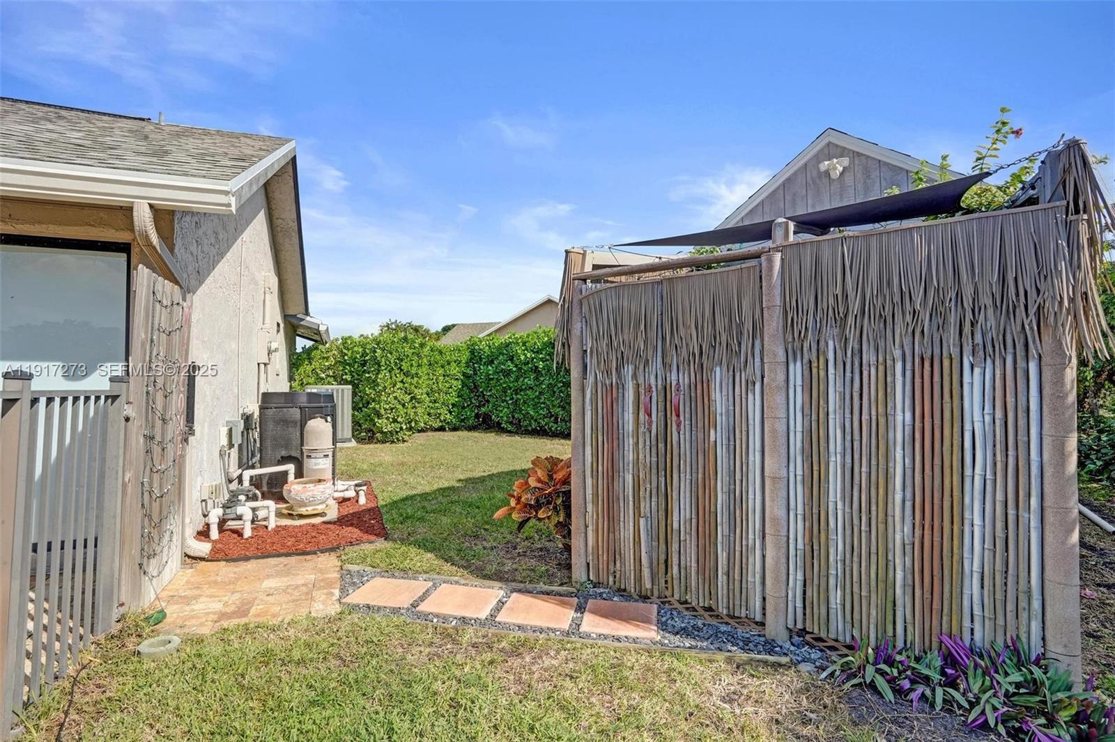 TROPIC PALMS 2 - Residential