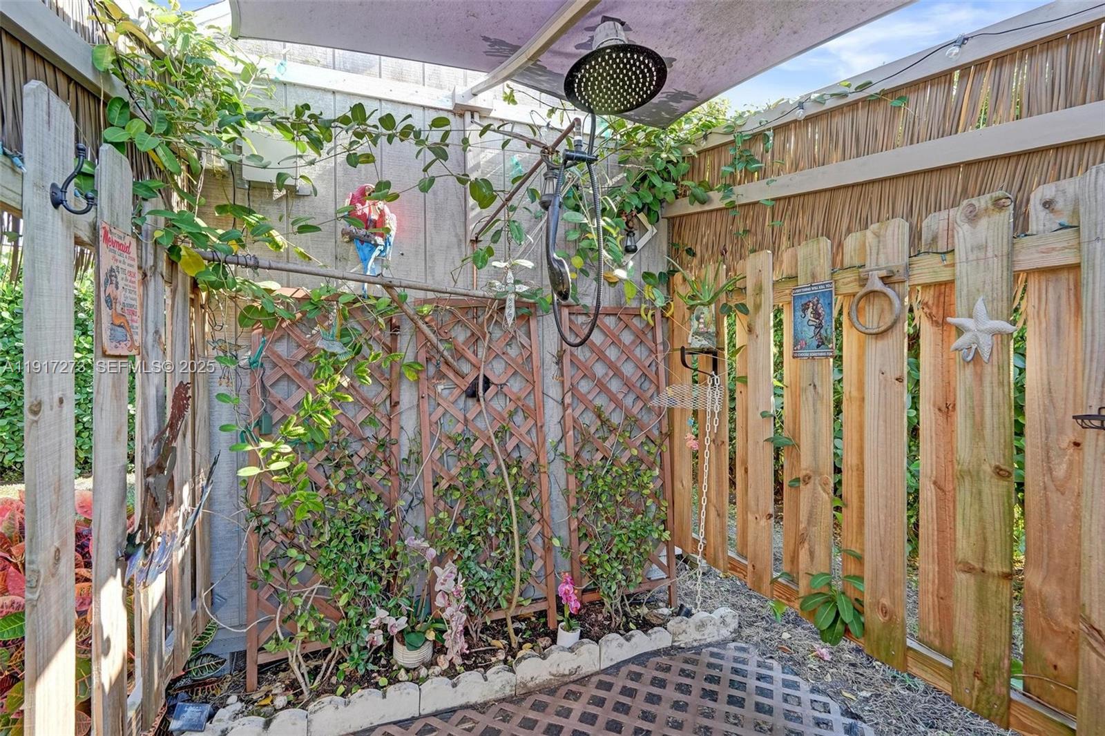 TROPIC PALMS 2 - Residential