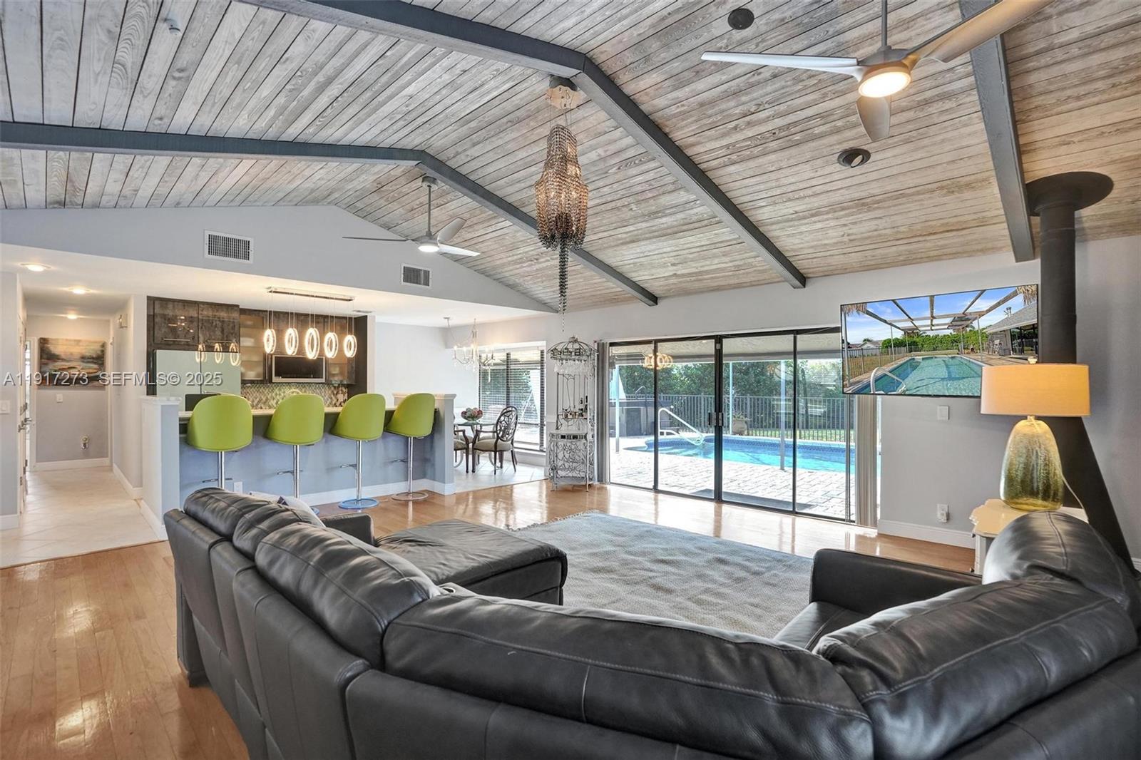 TROPIC PALMS 2 - Residential