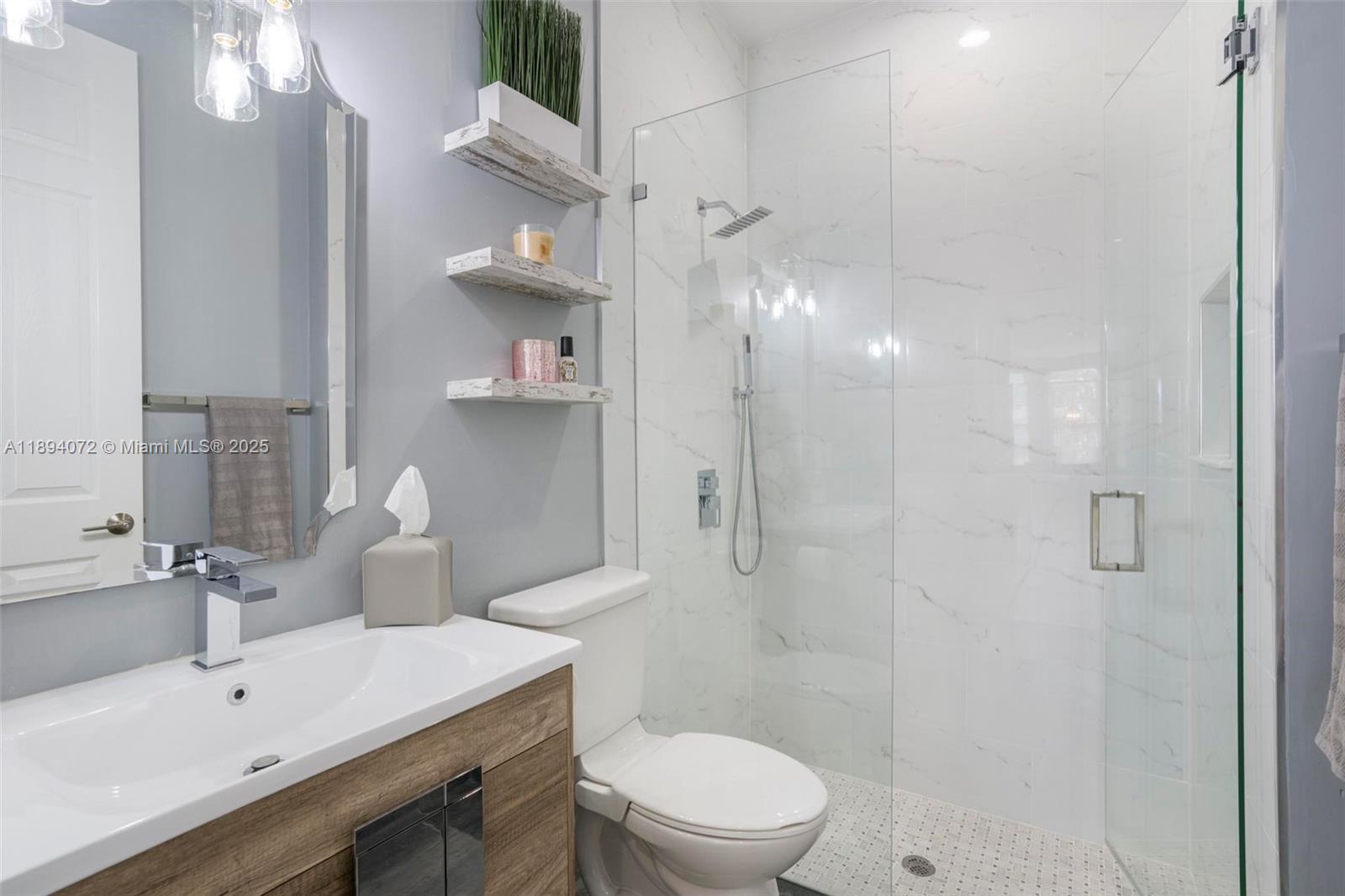 CAPELLA 1 - Residential Lease