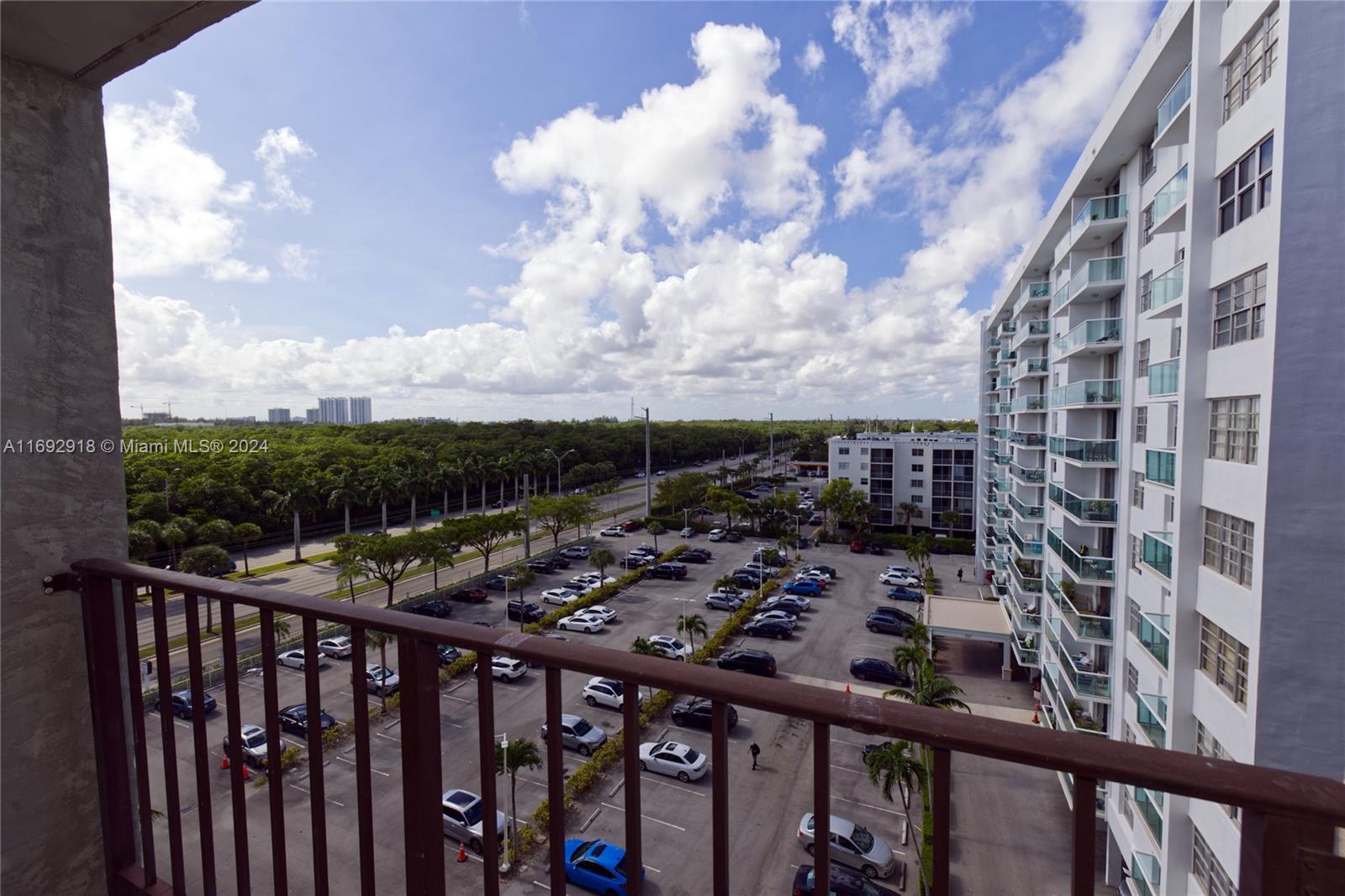 ISLAND SHORES CONDO - Residential