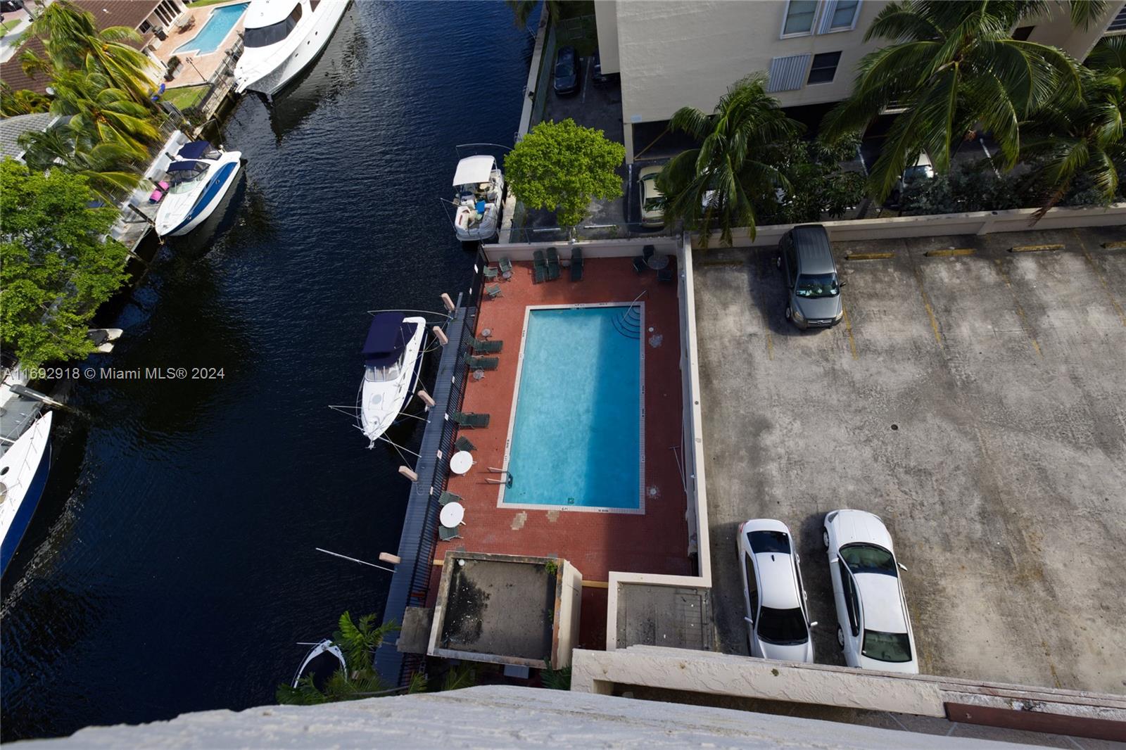 ISLAND SHORES CONDO - Residential