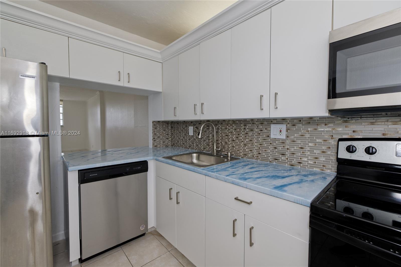 ISLAND SHORES CONDO - Residential