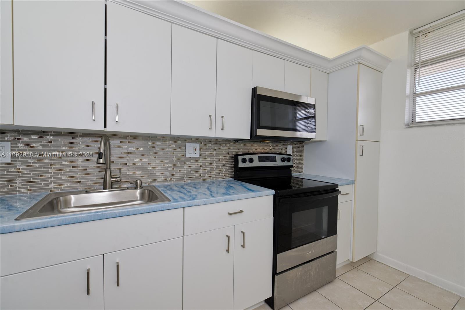 ISLAND SHORES CONDO - Residential