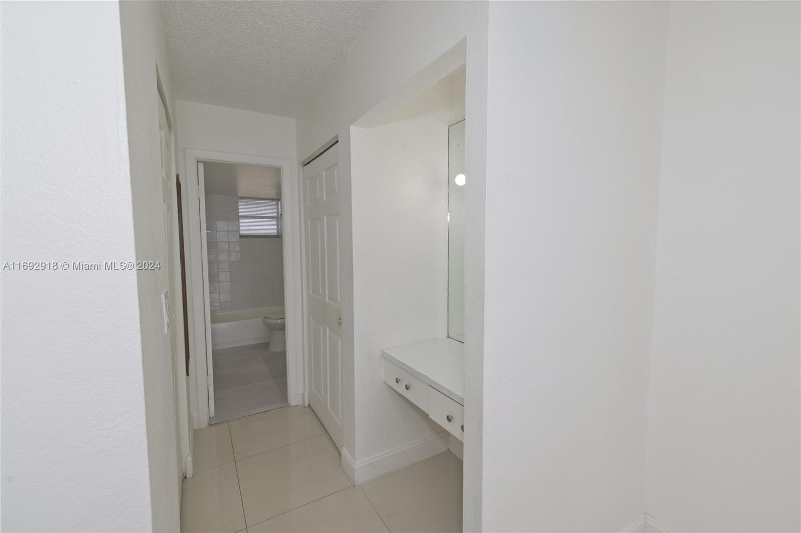 ISLAND SHORES CONDO - Residential