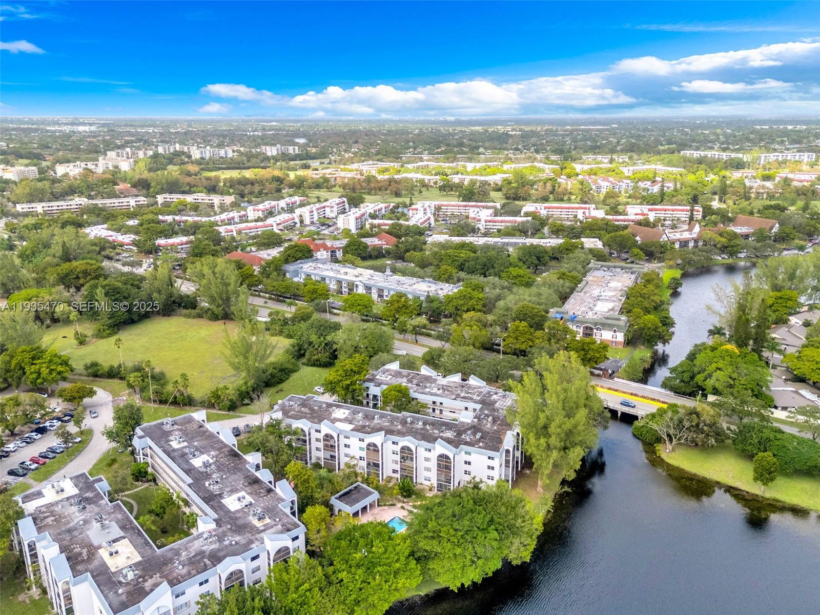 GARDEN LAKES OF INVERRARY - Residential