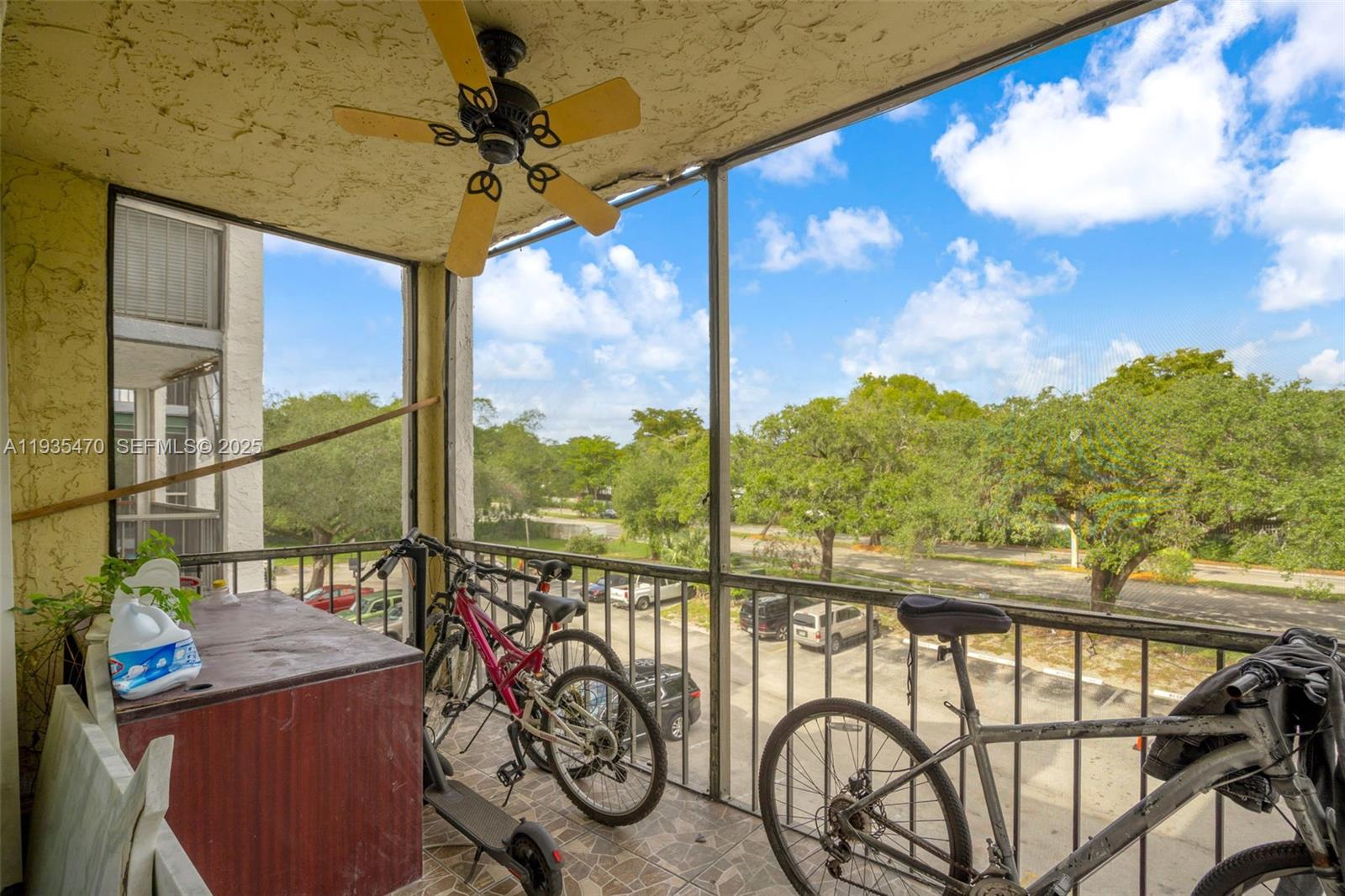 GARDEN LAKES OF INVERRARY - Residential