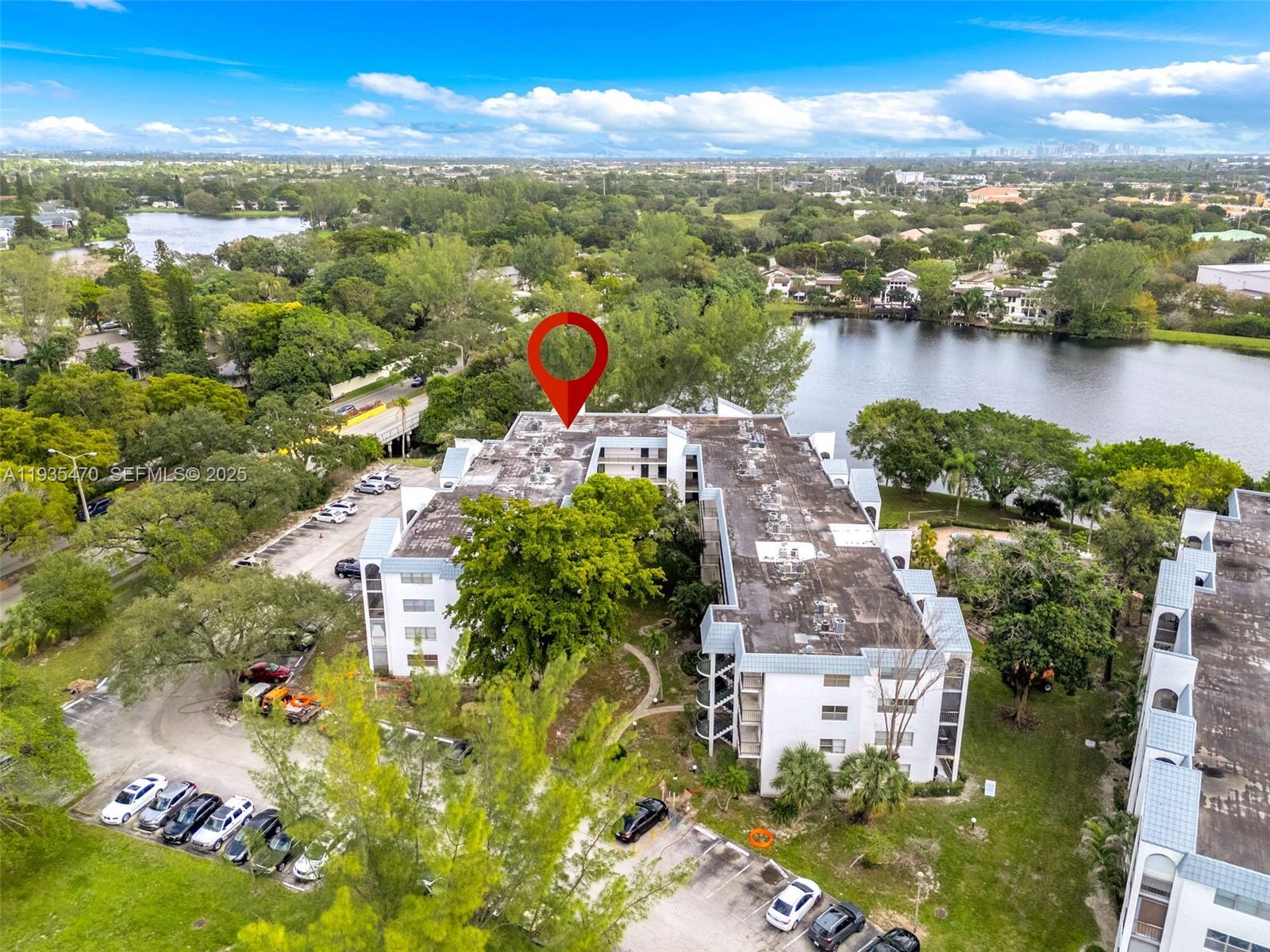 GARDEN LAKES OF INVERRARY - Residential