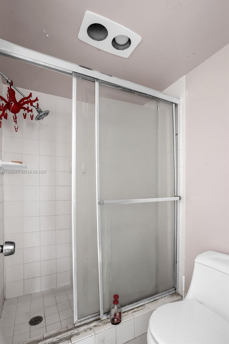 GARDEN LAKES OF INVERRARY - Residential