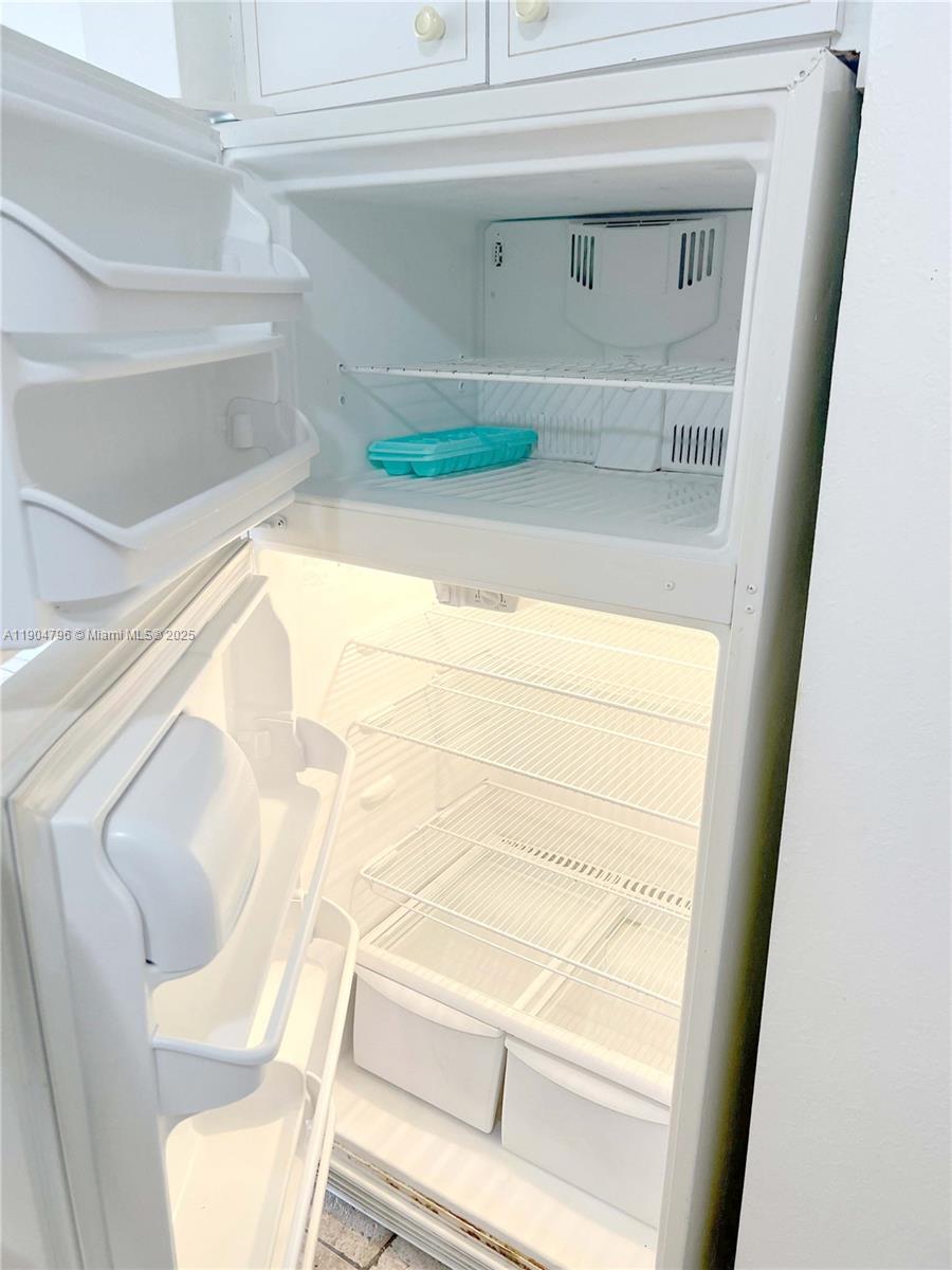 FOUNTAINVIEW CONDO NO 4 - Residential Lease