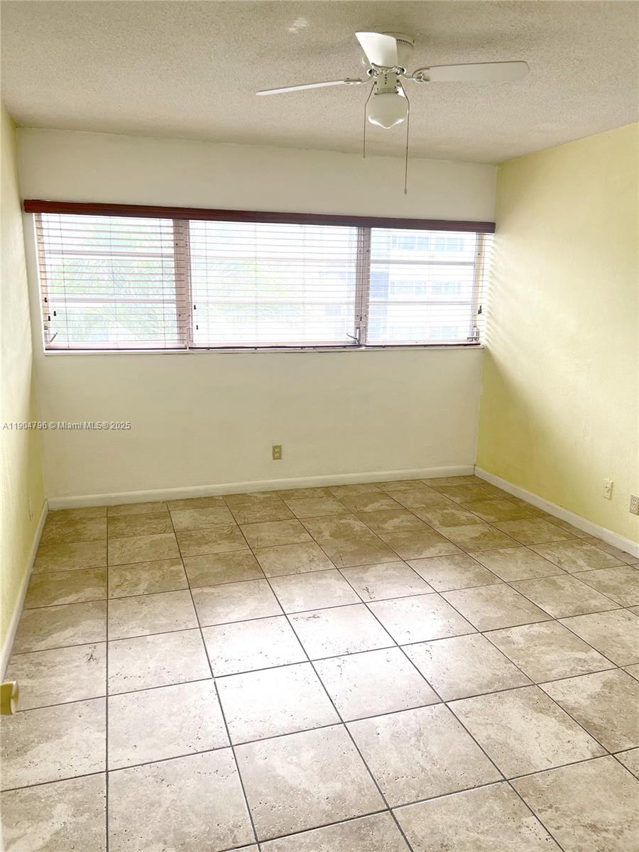 FOUNTAINVIEW CONDO NO 4 - Residential Lease