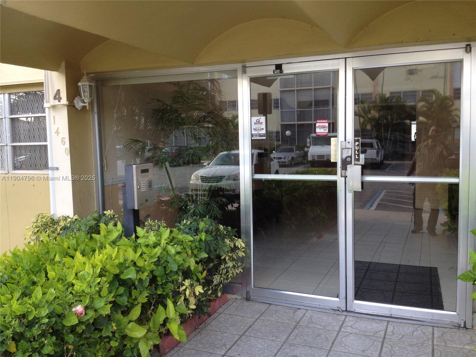 FOUNTAINVIEW CONDO NO 4 - Residential Lease