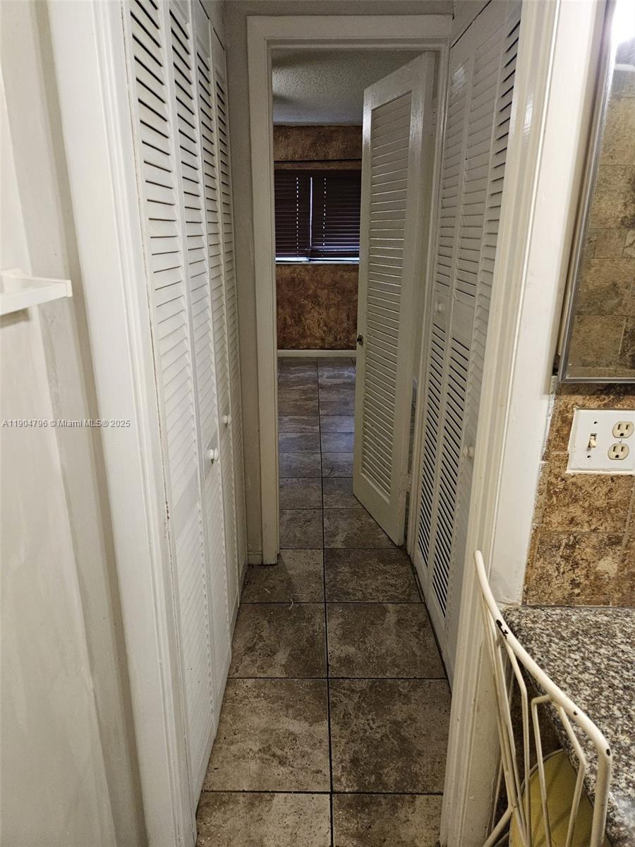 FOUNTAINVIEW CONDO NO 4 - Residential Lease