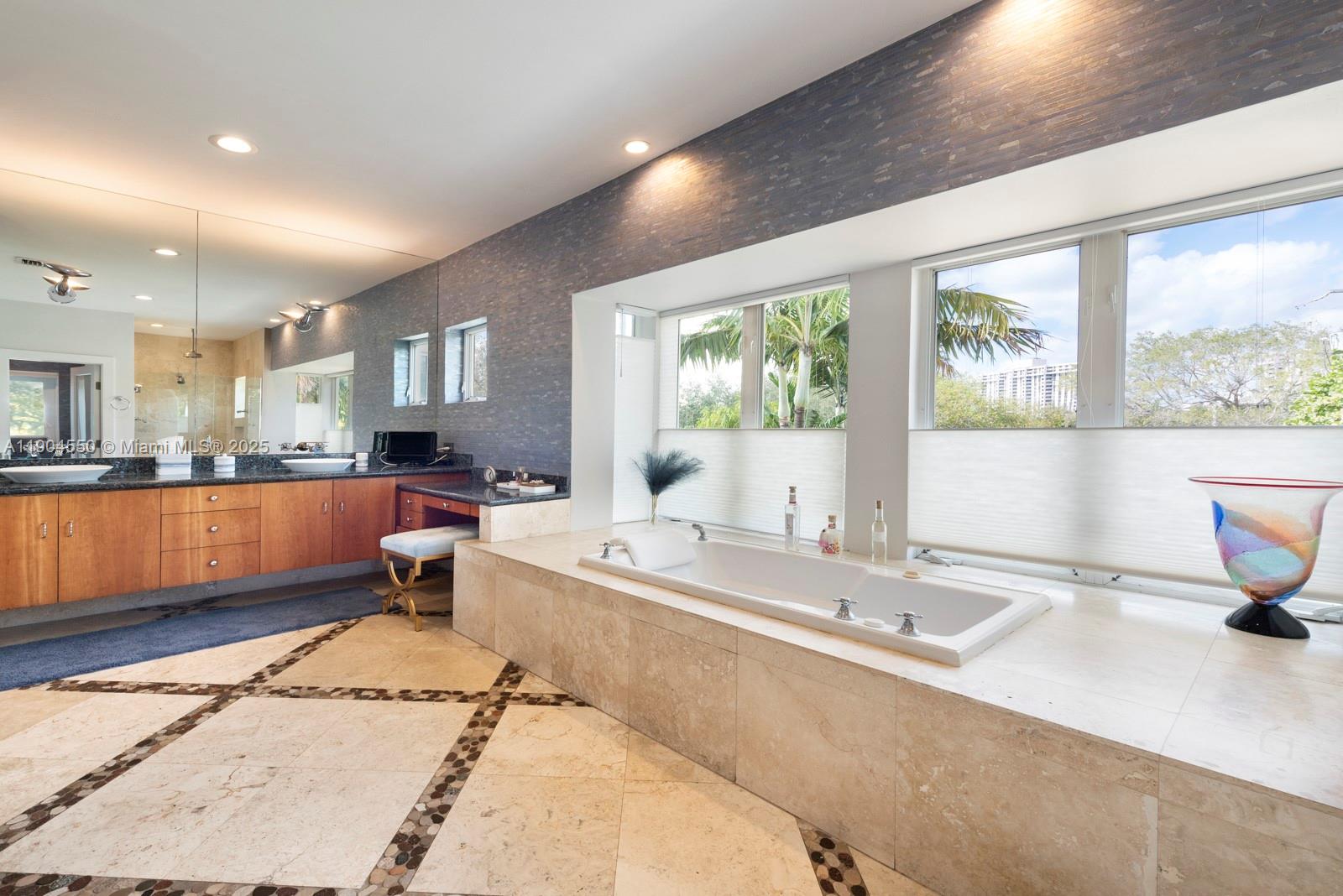 RE-PLAT OF TRACK C MIAMI - Residential