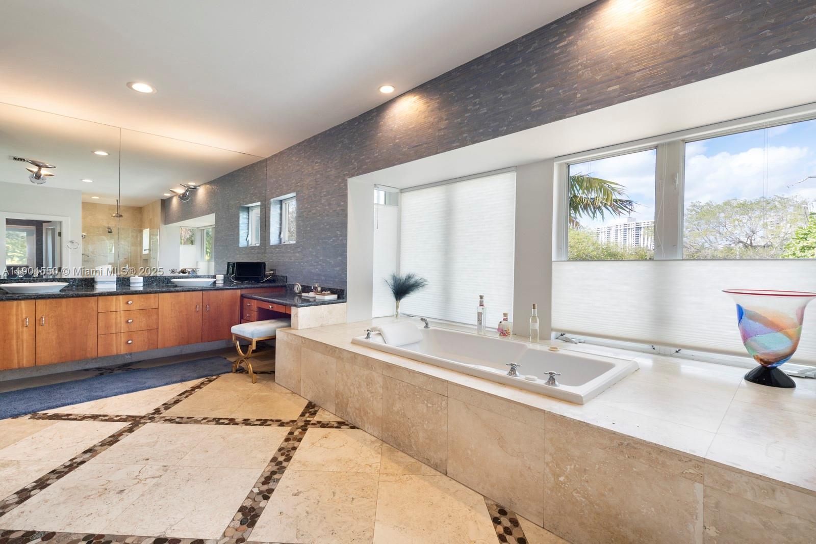 RE-PLAT OF TRACK C MIAMI - Residential