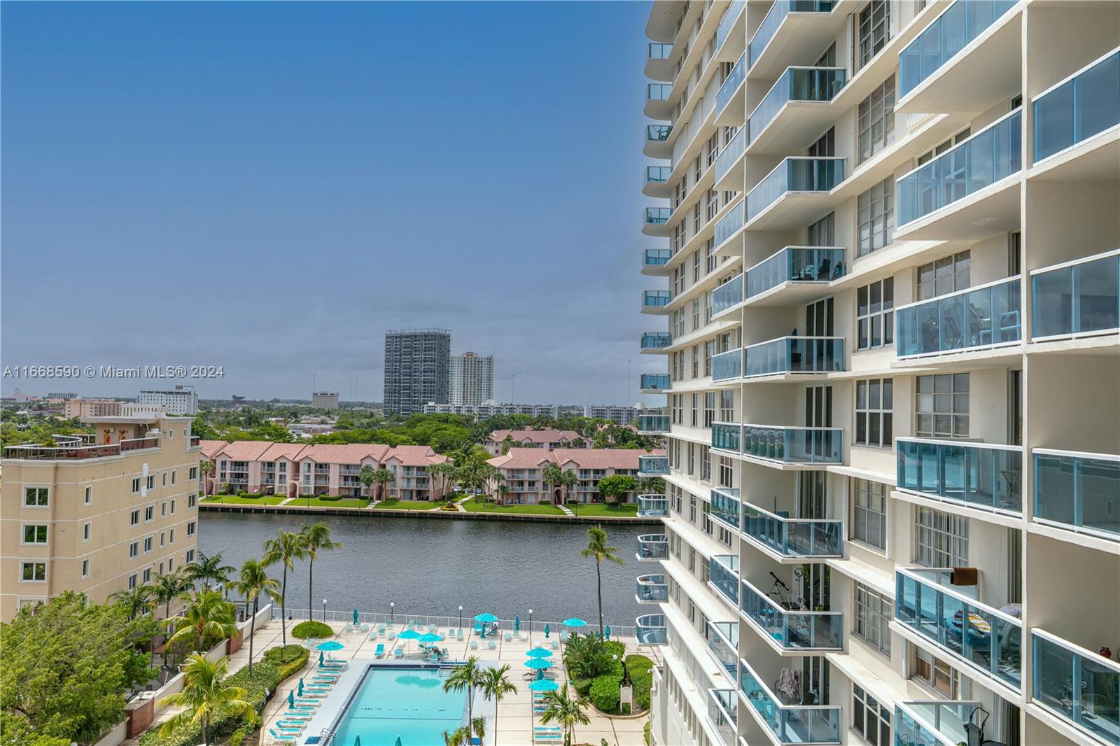 3800 S Ocean Dr 811