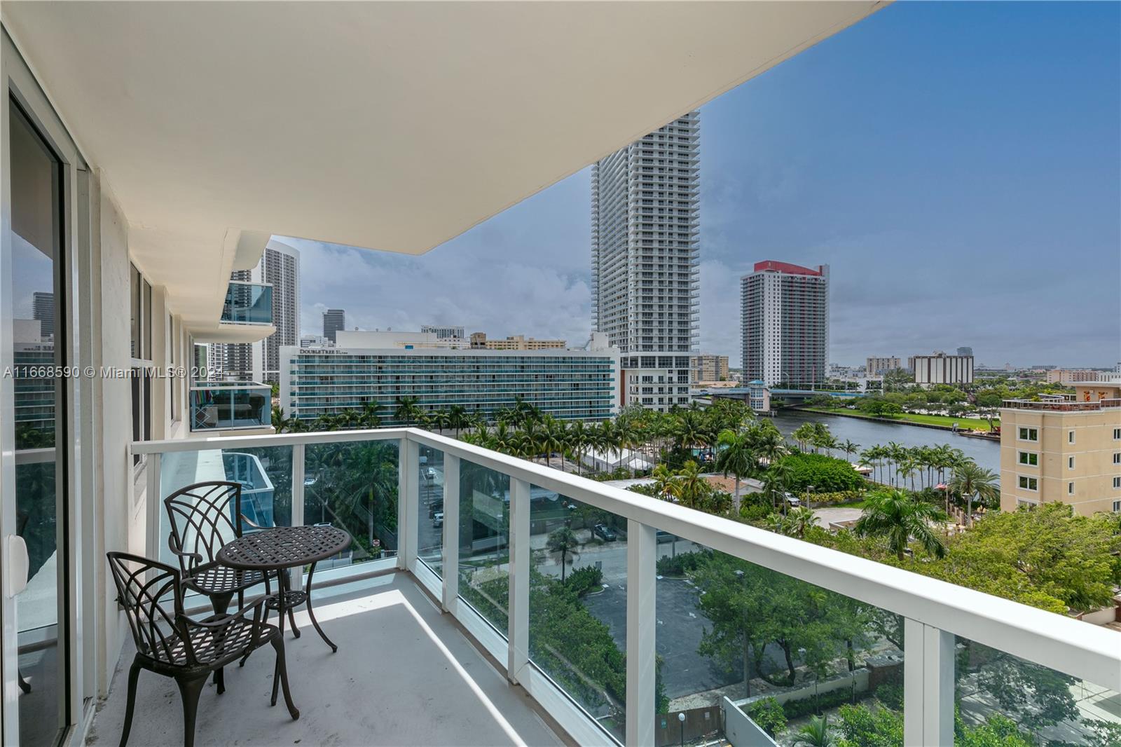 3800 S Ocean Dr 811
