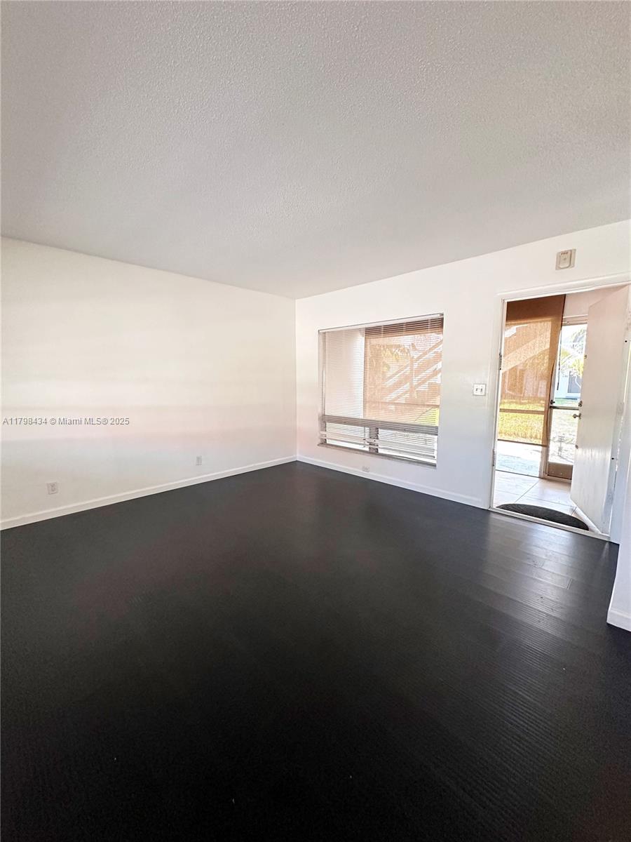 Rental Property at 1701 Nw 46th Ave 101, Lauderhill, Miami-Dade County, Florida - Bedrooms: 1 
Bathrooms: 1  - $1,250 MO.