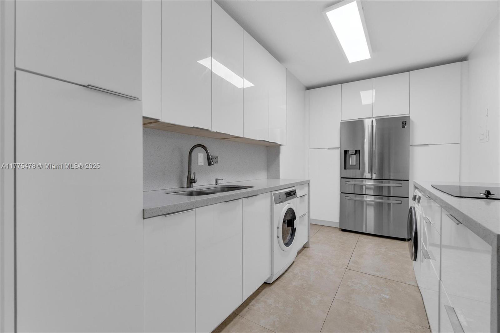 Property for Sale at 4200 Hillcrest Dr 307, Hollywood, Broward County, Florida - Bedrooms: 1 
Bathrooms: 2  - $185,000