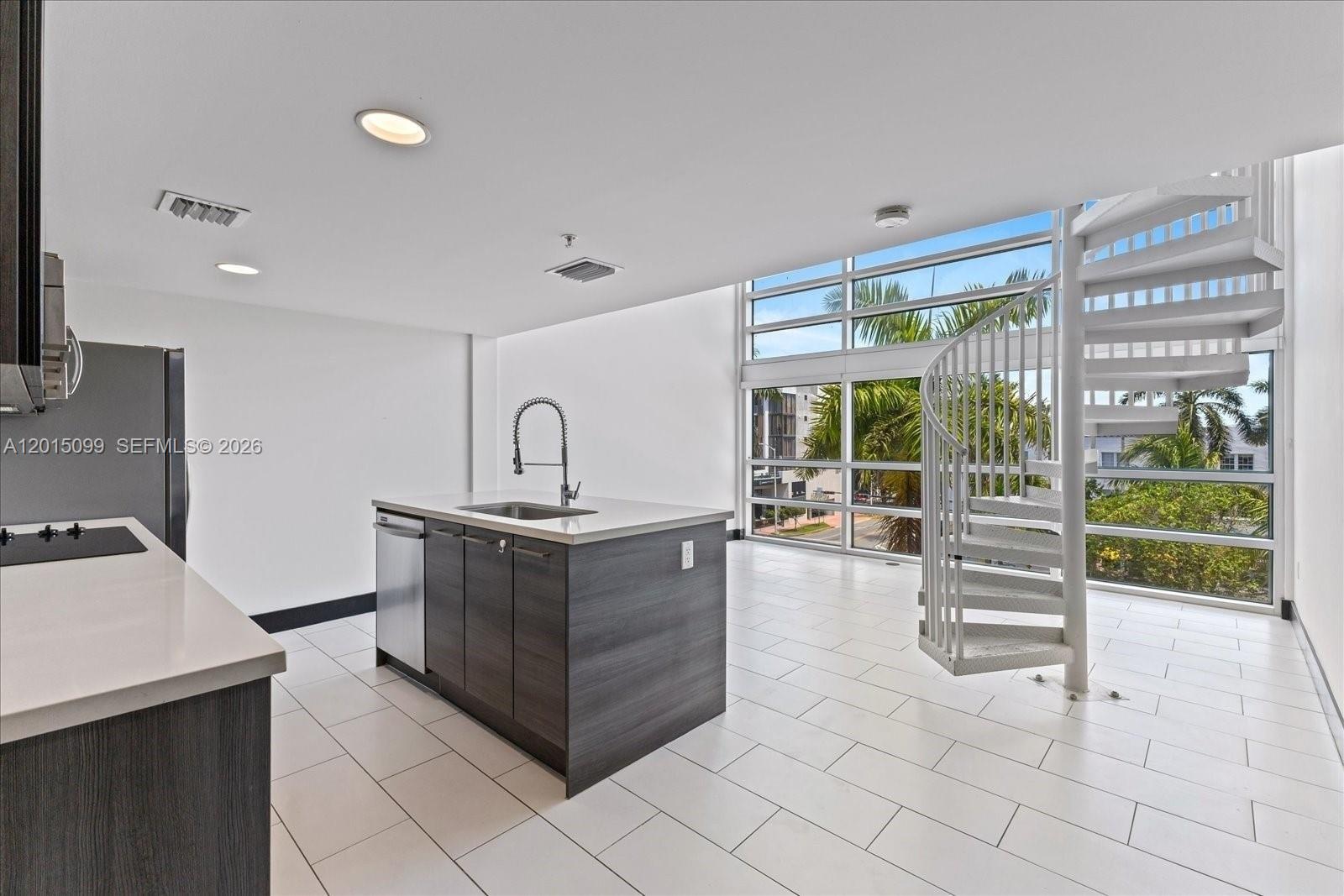 MERIDIAN 5 CONDO - Residential