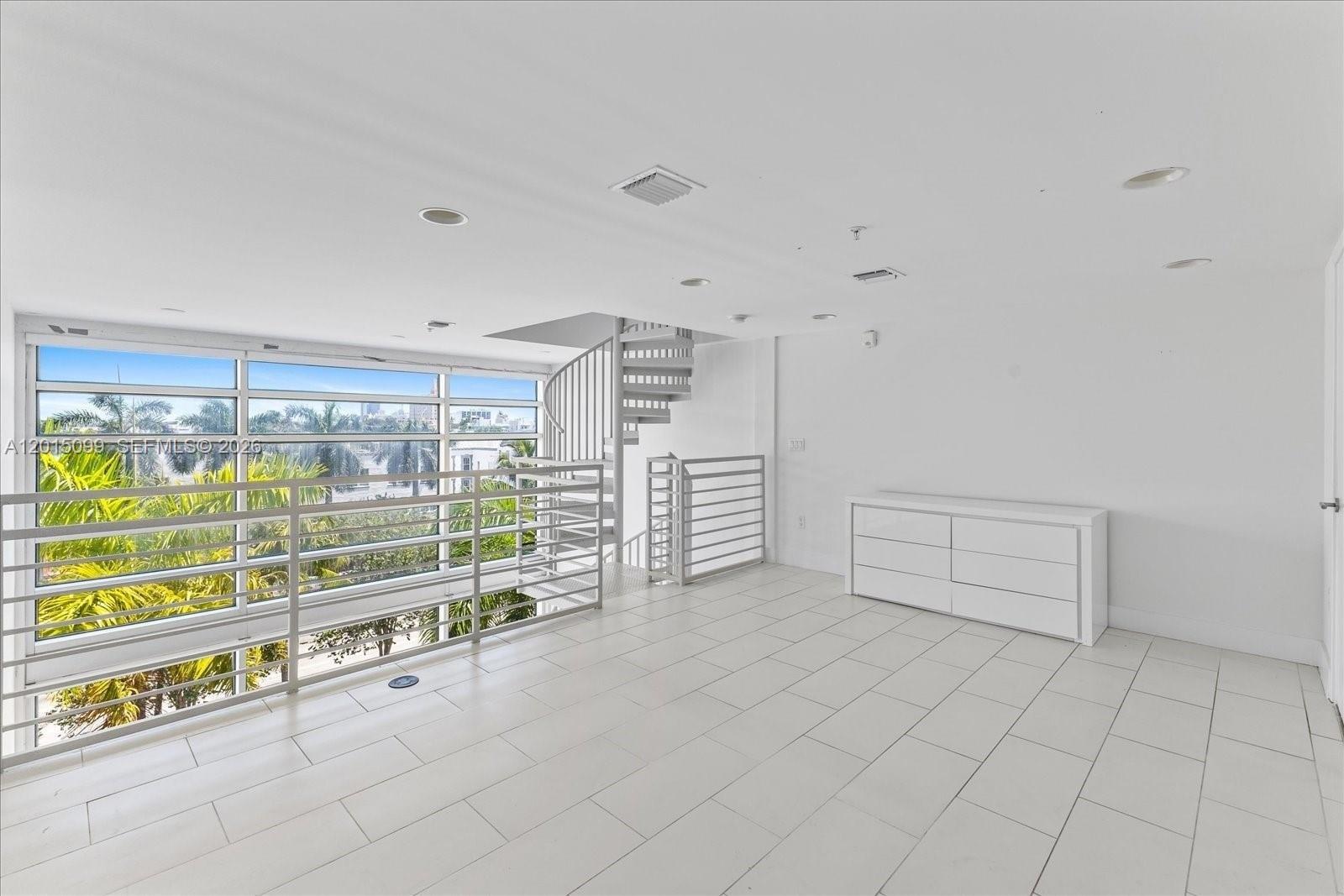 MERIDIAN 5 CONDO - Residential