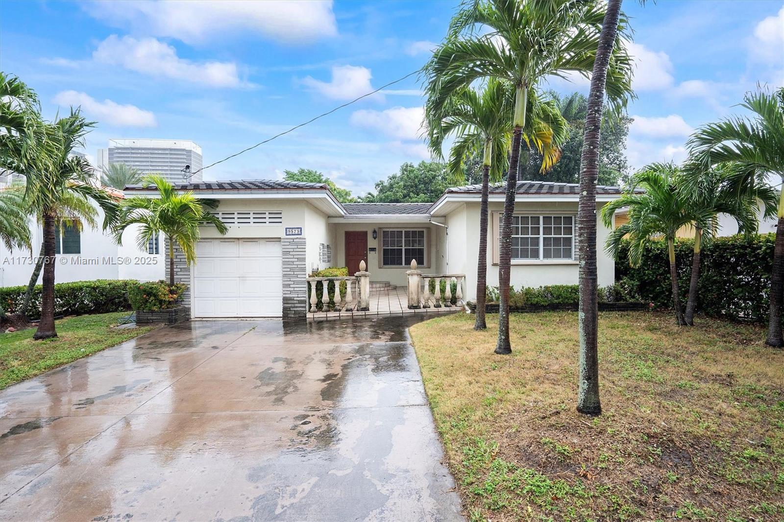 LOCATION LOCATION LOCATION. SITUATED IN ONE OF THE BEST STREETS IN SURFSIDE, CUL DE SAC, WALKING DISTANCE TO THE DOWNTOWN AREA. THIS HOUSE IS AN ORIGINAL , PRISTINE, AMAZING FLOORPLAN. IT HAS A 3 BEDROOM, 2 BATH WITH A SPLIT PLAN WITH A FLORIDA ROOM, A GARAGE AND AN EAT IN OVERSIZED KITCHEN.