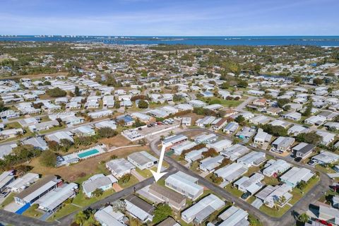 315 NE Cardinal Ln L25 Jensen Beach FL 34957