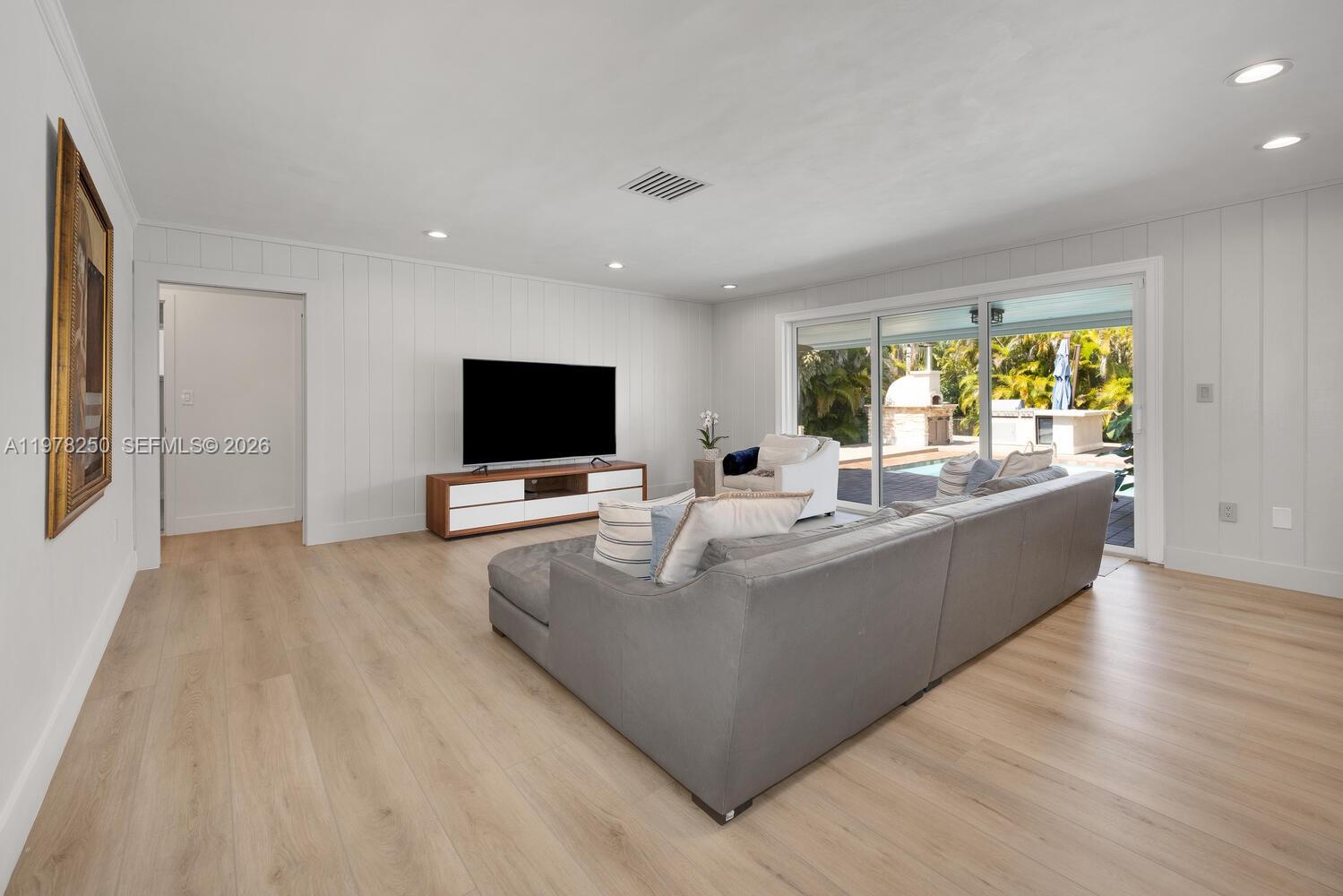 MIAMI SHORES SEC 3 - Residential