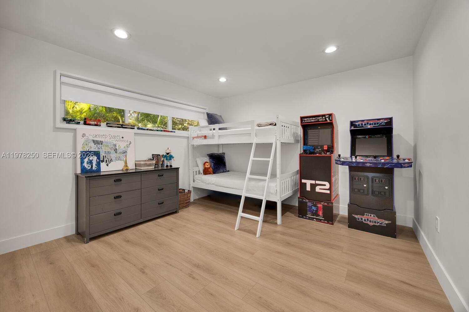 MIAMI SHORES SEC 3 - Residential