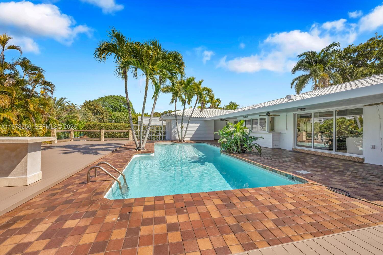 MIAMI SHORES SEC 3 - Residential