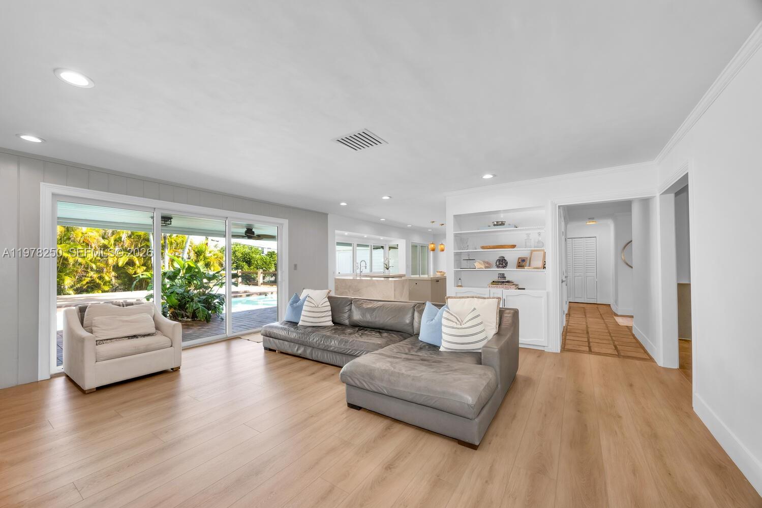 MIAMI SHORES SEC 3 - Residential