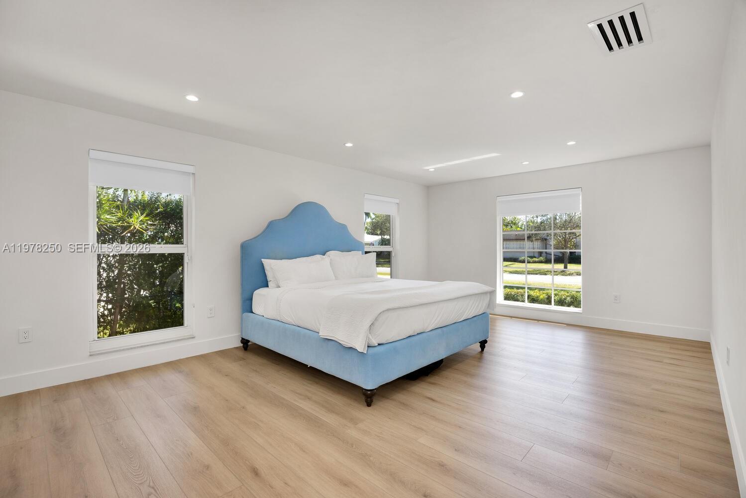 MIAMI SHORES SEC 3 - Residential