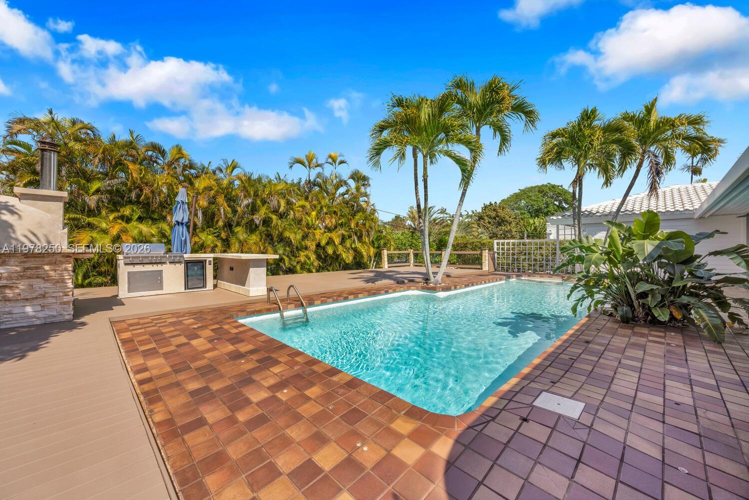 MIAMI SHORES SEC 3 - Residential