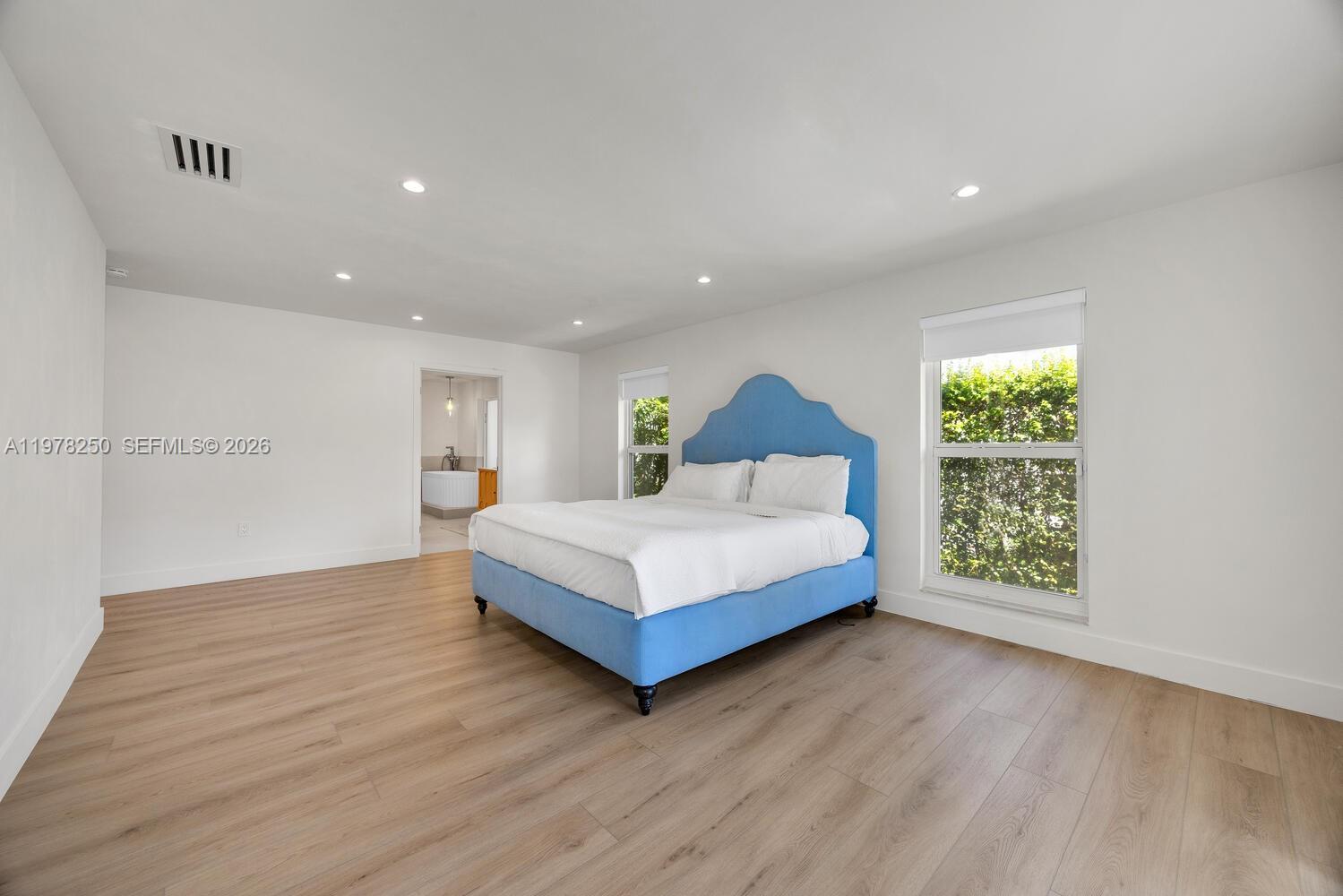 MIAMI SHORES SEC 3 - Residential