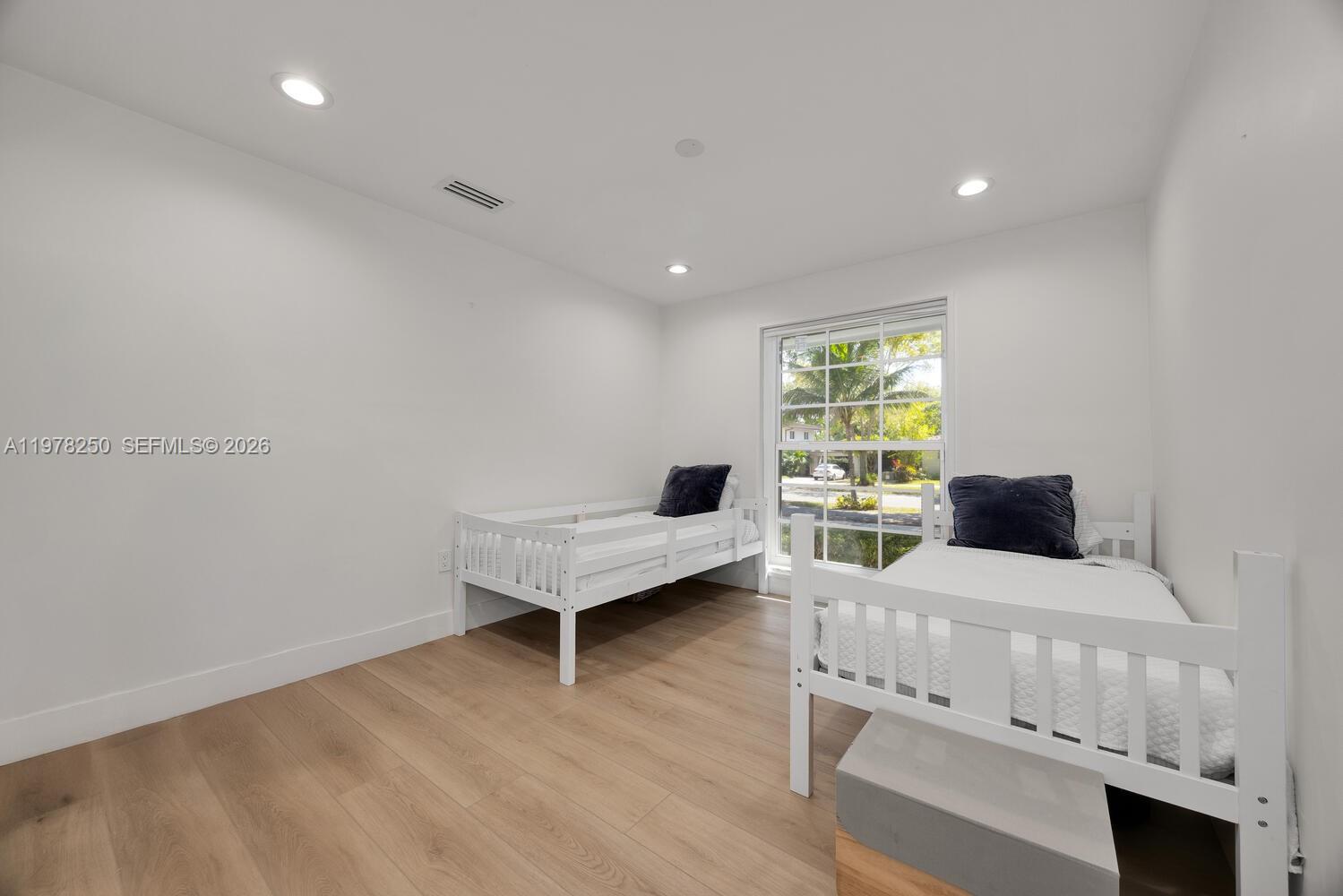 MIAMI SHORES SEC 3 - Residential
