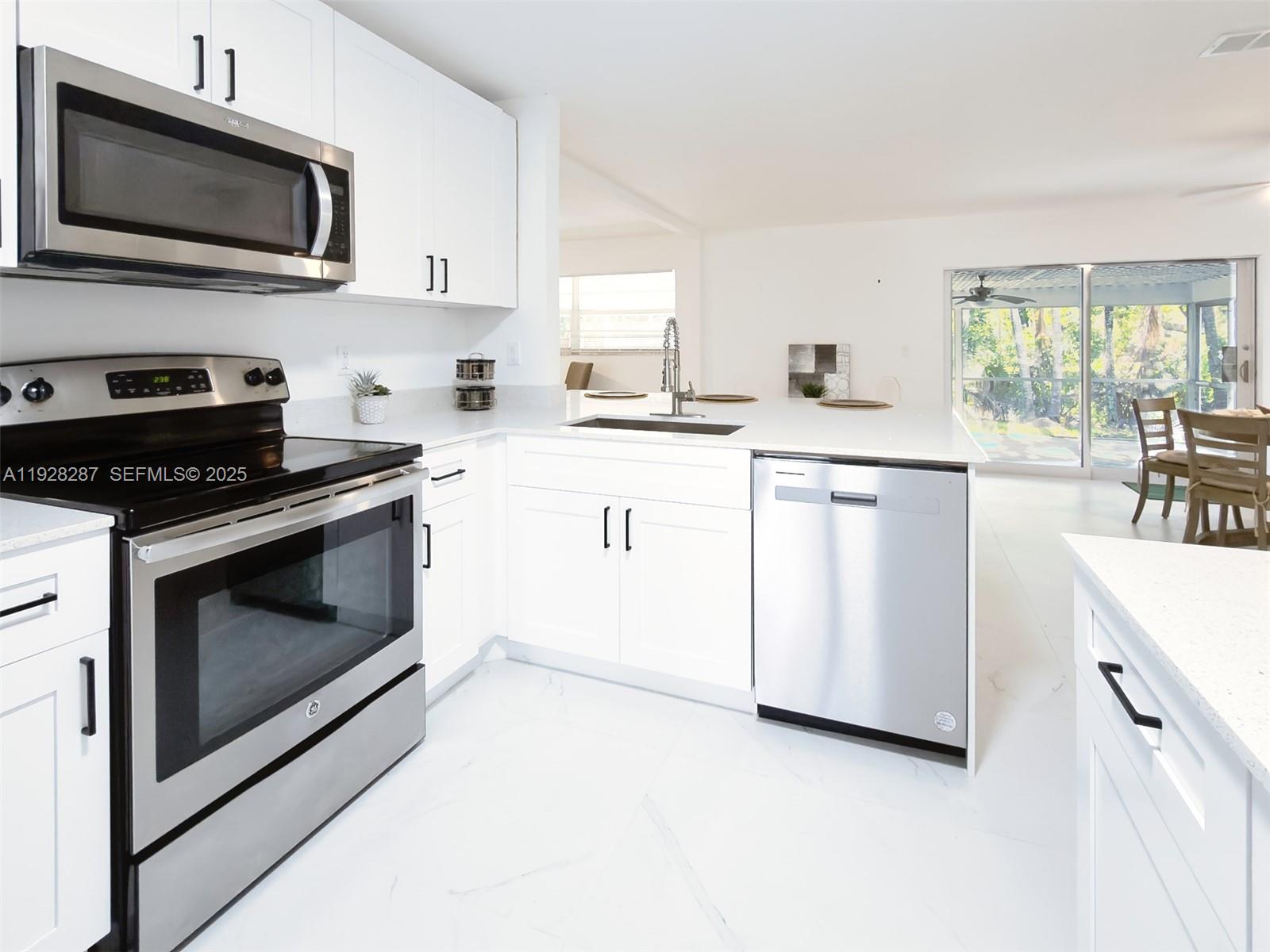 CASTLEWOOD - Residential