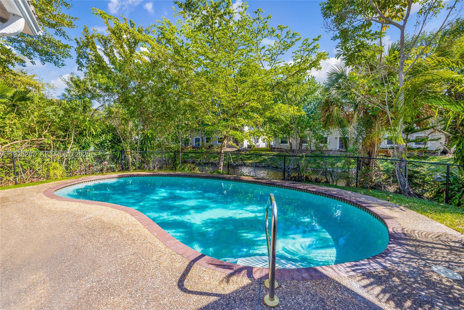 CASTLEWOOD - Residential