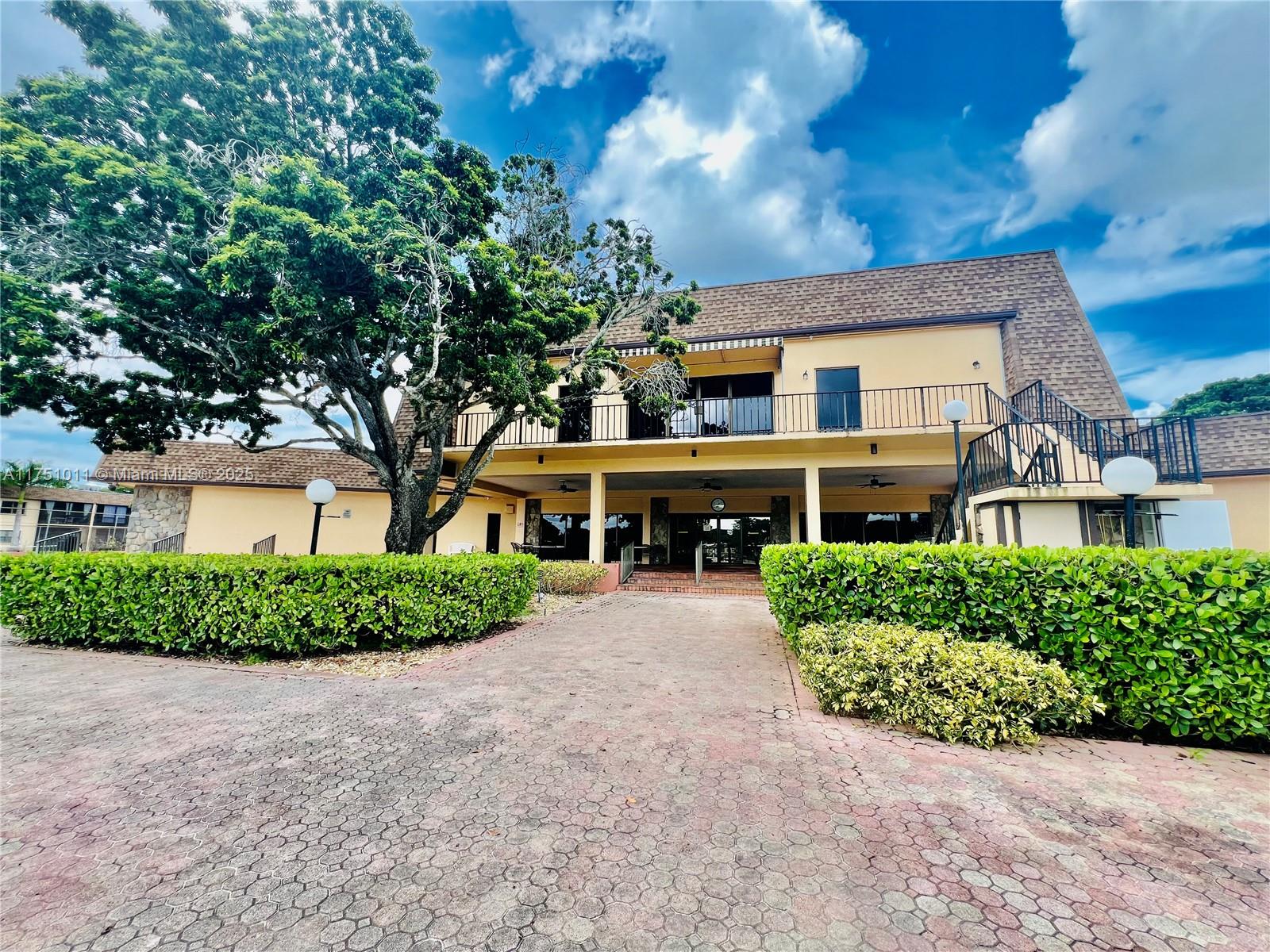 VILLAS AT CARRIAGE HILLS - Residential